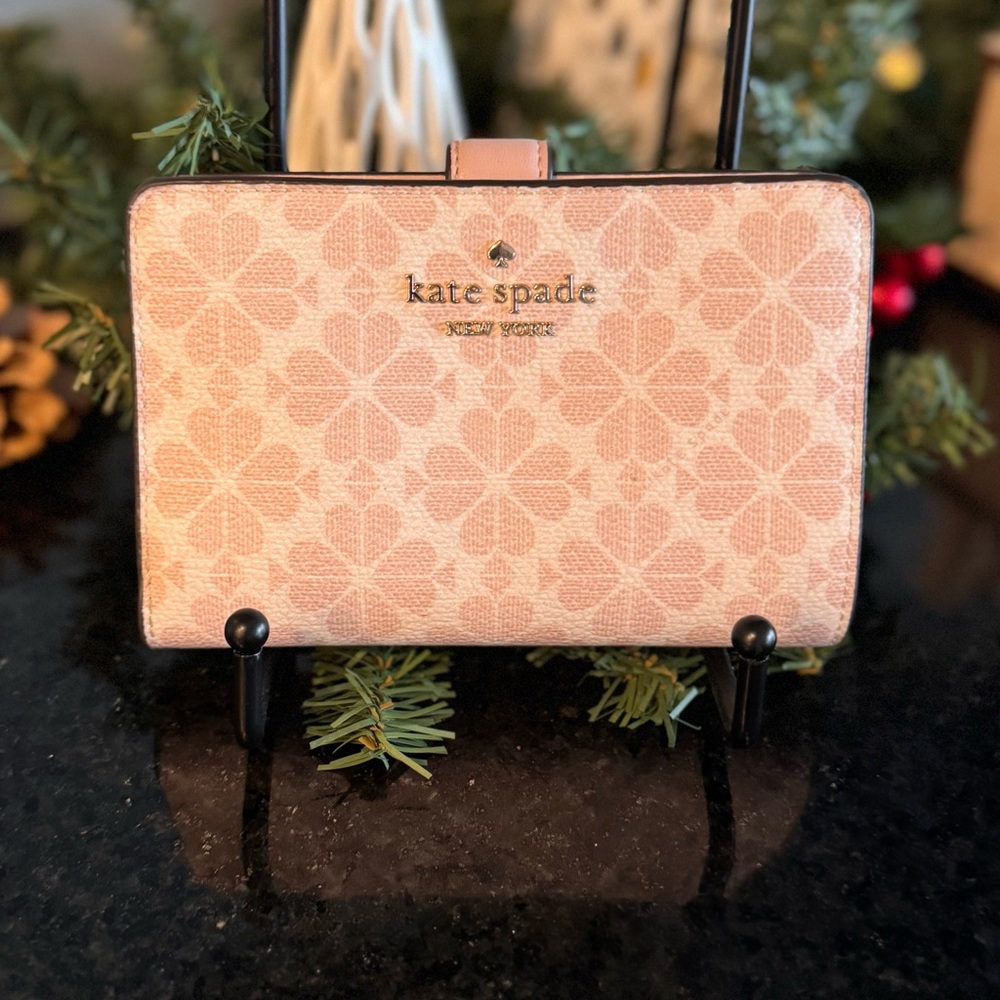 Kate Spade New York Spade Flower Medium Compact Bifold Wallet - Blush Rose